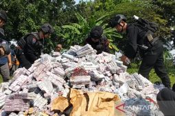 Polres Indramayu musnahkan 1,5 juta butir petasan sitaan