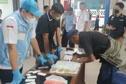 Polres Sumedang dan BNN pastikan awak bus bebas narkoba