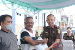 Kejati Babel gelar sembako murah