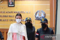 Imigrasi Denpasar periksa warga Rusia foto telanjang di area pura