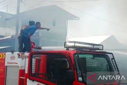 Dua unit rumah terbakar di Lhokseumawe diduga akibat bakar sampah