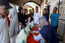 Pj. wali kota hadiri penyaluran bantuan cadangan pangan