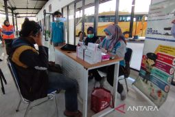 Polres Garut lakukan tes urine sopir angkutan Lebaran