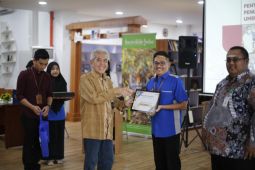 UMSU serahkan royalti kepada 130  penulis buku