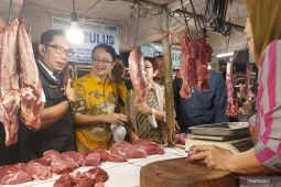 Harga kebutuhan pokok di 2 pasar Bandung turun