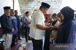 399 petugas DLH Asahan terima bantuan Baznas