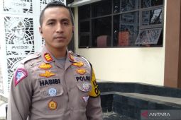 Polres Karawang turunkan tim penyapu ranjau paku di sepanjang jalan arteri