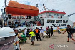 ARUS MUDIK - Pemudik kapal laut ke Majene membludak