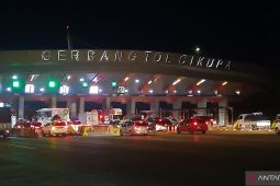 GT Cikupa terpantau ramai lancar dari kendaraan mudik