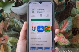 Prakiraan cuaca di gawai meleset karena data tidak dari BMKG