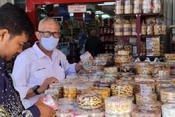 Disperindagkop Bangka Tengah uji sampel kue lebaran