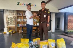 Kejari Medan salurkan bantuan paket  sembako jelang Lebaran 2023