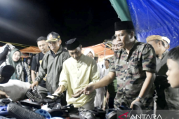 Bupati Gorontalo tinjau pasar senggol di Telaga