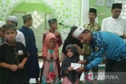 Yayasan Citra Murakata Bersatu dan Baznas HST santuni yatim piatu