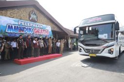 Pemkab fasilitasi ratusan warga mudik gratis