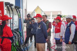 Pastikan Kebutuhan BBM Aman Saat Mudik, Menteri ESDM dan Dirut Pertamina Patra Niaga Tinjau SPBU Tol Lampung