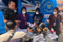 BNN tes urine supir bus dan pemudik di Terminal Mengwi