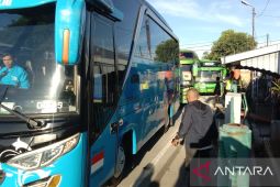 Layanan KA lokal Merak ditutup sementara, ASDP sediakan fasilitas shuttle bus dan angkutan kota gratis