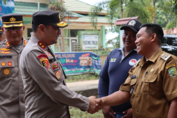 Kapolda Kalbar cek langsung Pos Pengamanan Idul Fitri di  Sambas