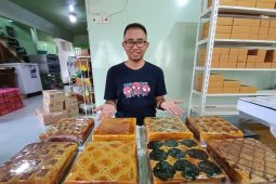 Kue lapis legit jadi menu primadona Idul Fitri di Kalbar