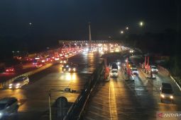 ARUS MUDIK - 60.092 kendaraan lintasi GT Cikupa Tangerang pada H-4 Lebaran