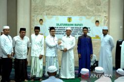 Bupati HST apreasiasi kinerja petugas kebersihan dan TRC BPBD