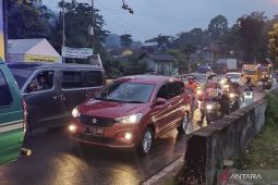 Bupati Bandung perkirakan jalur Nagreg H-3 dilintasi hingga 100 ribu kendaraan