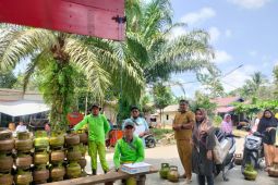 Disperindagkop Paser gelar operasi pasar sediakan gas LPG dan minyak goreng