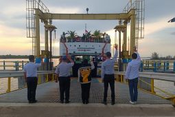 KM Menumbing Raya angkut 59 kendaraan dari Belitung ke Bangka Selatan