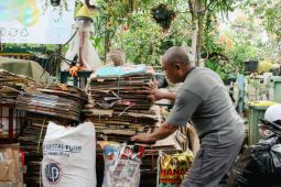 DLH Kota Bandung ajak masyarakat kurangi produksi sampah