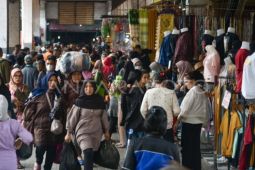 Pusat Pasar Medan dipadati pengunjung jelang Lebaran
