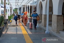 Penumpang kereta api di Cirebon catat puncak dengan  tembus 13.522 orang