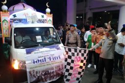 Kendaraan hias warnai pawai takbiran di Manado