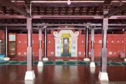 Menilik kisah keberagaman di Masjid Merah Cirebon