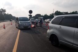 Contraflow diterapkan atasi kepadatan jalan Tol Jakarta-Cikampek  pada hari H lebaran
