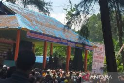 Ribuan warga padati objek wisata Pantai Mukomuko