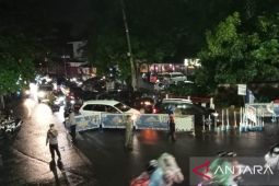 Polres Sukabumi berlakukan satu arah atasi kepadatan arus balik kendaraan wisatawan