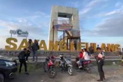 Ribuan wisatawan kunjungi pantai di Garut