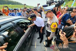 Menko PMK buka jalur satu arah tol Kalikangkung-Cikampek