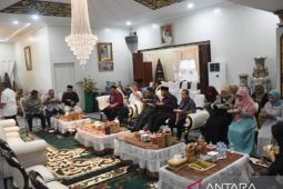 Bupati Muda gelar "open house" terakhir di masa jabatannya
