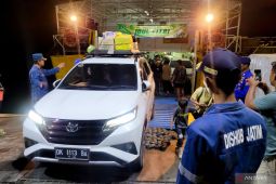 H+2 Lebaran, penyeberangan Situbondo-Madura terpantau ramai lancar
