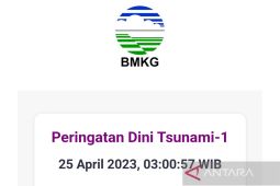 Gempa M 7.3 terasa 30 detik di Kota Padang