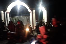 Warga Agam mengungsi ke lokasi aman tsunami