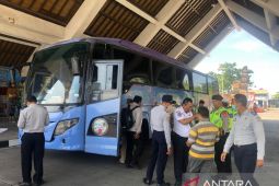 Terminal Mengwi mulai dibanjiri penumpang arus balik