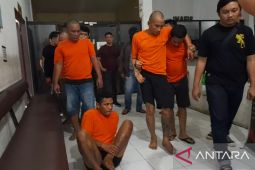 Satreskrim Polrestabes Medan tembak empat begal sadis