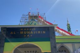 Warga Ory lakukan prosesi pemancangan tiang Alif Masjid Al-Muhajirin