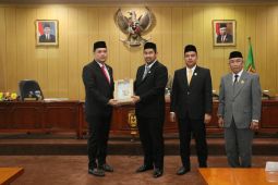 Wali Kota Aditya siap tindaklanjuti rekomendasi DPRD terkait LKPj