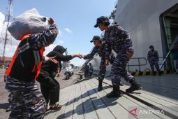 Mudik gratis kapal perang