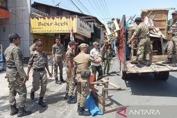 Satpol PP Aceh Barat tertibkan belasan lapak liar di Meulaboh