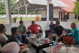 Bupati Bangka Selatan dukung dua atlet sepakbola Desa Delas ikut timnas
